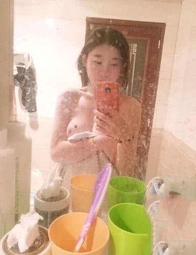 男友泄露前任女友照[14P]