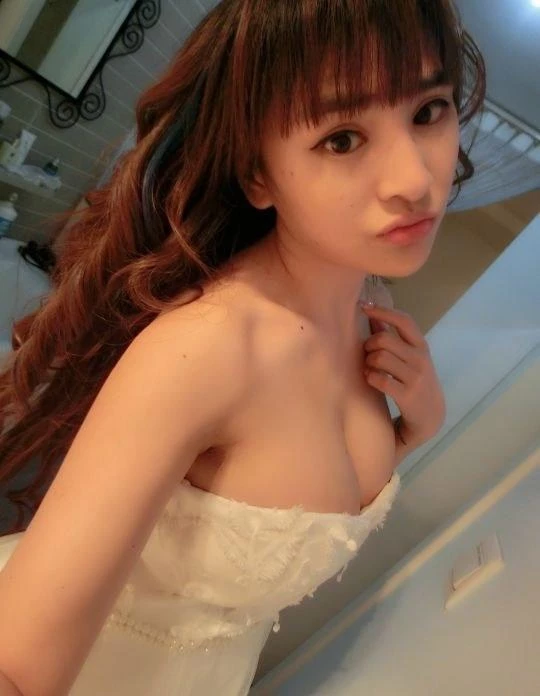巨乳SG女郎自拍诱惑[16P]