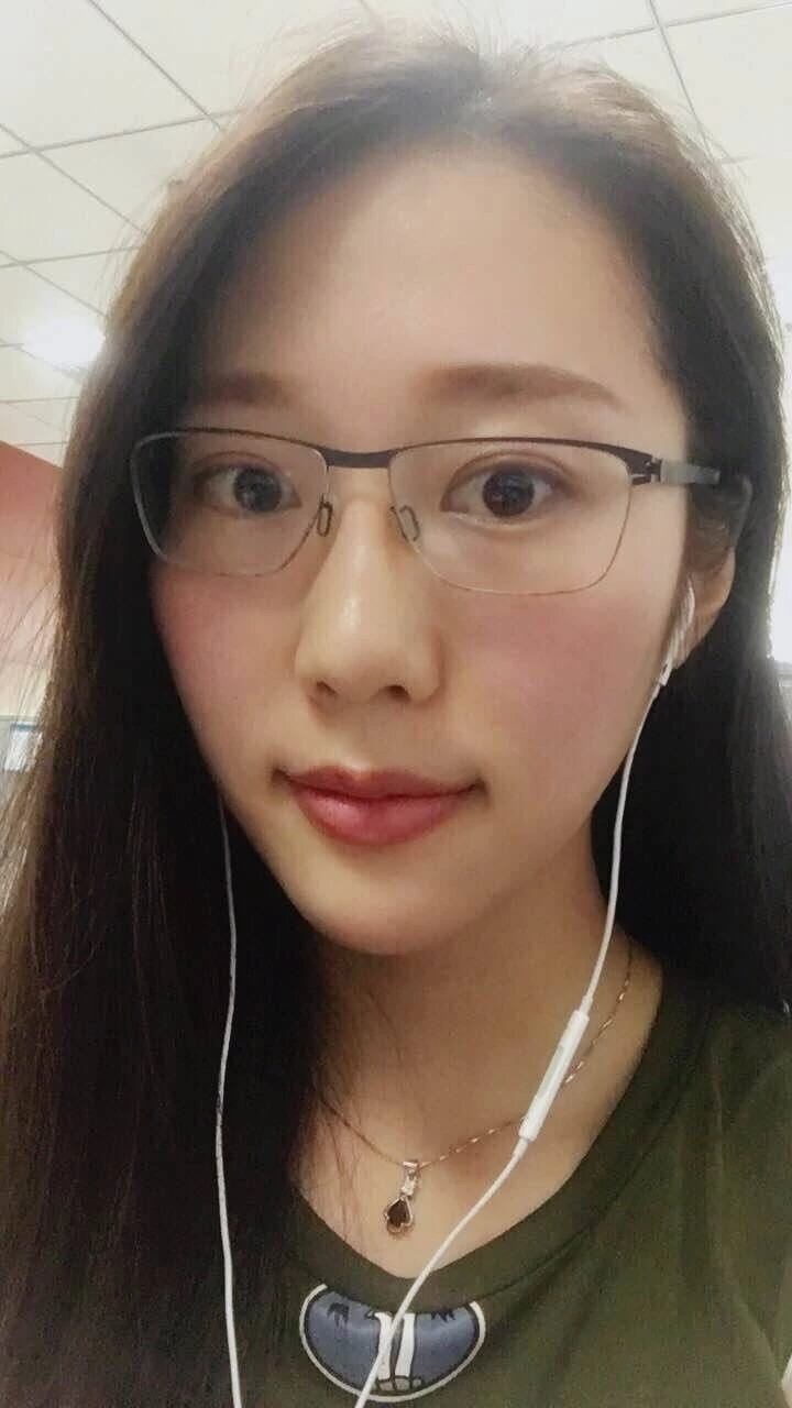 小骚货吃鸡颜射足交露出样样精通[34P]