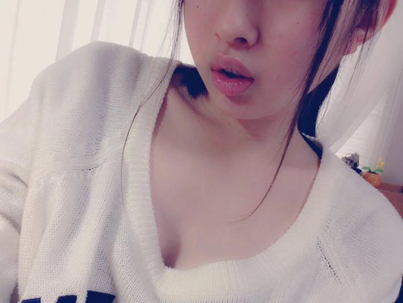 自摸的妹妹，阴水泛滥[12P]