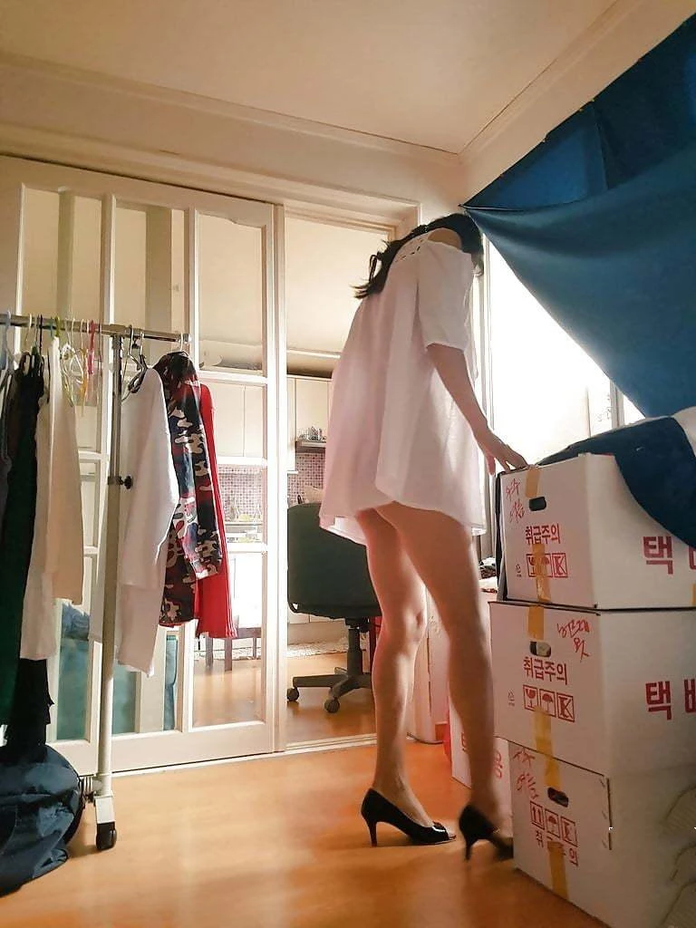 为了网上卖衣服美女亲自上阵[12P]