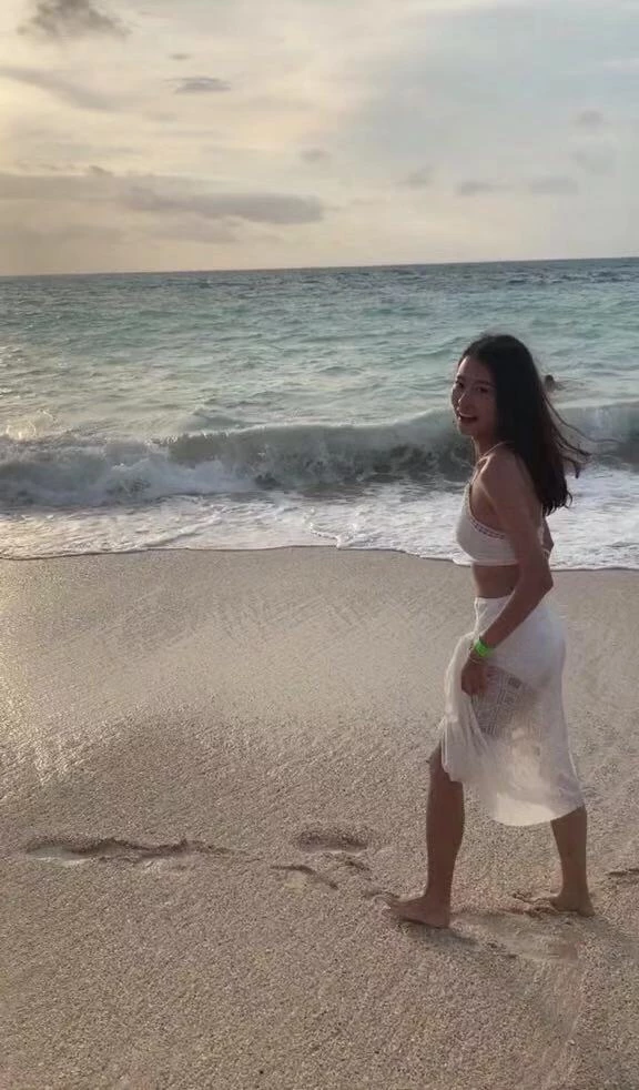 某特上的性感小骚货发来的福利照[13P]