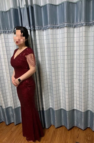 女同事老公出差 让我去她家住几天，丝袜也抵挡不了这个骚货的骚气[21P]