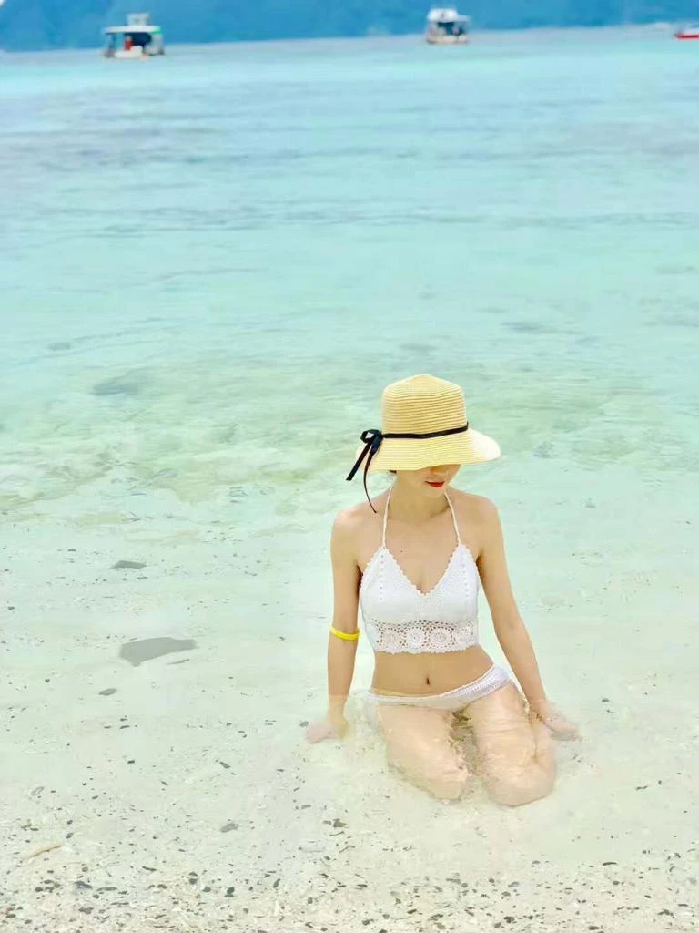 某特上的性感小骚货发来的福利照[13P]