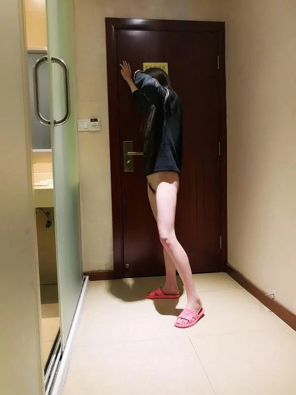 征服一个难调教的骚女友[13P]