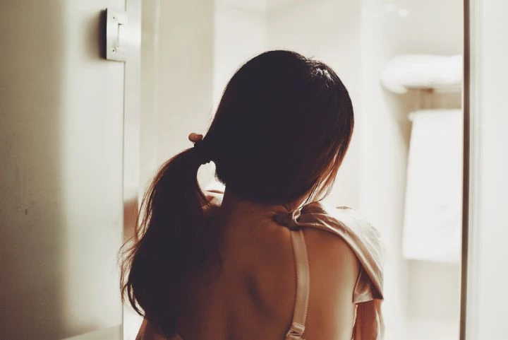 丝袜人妻的秘密约会[30P]