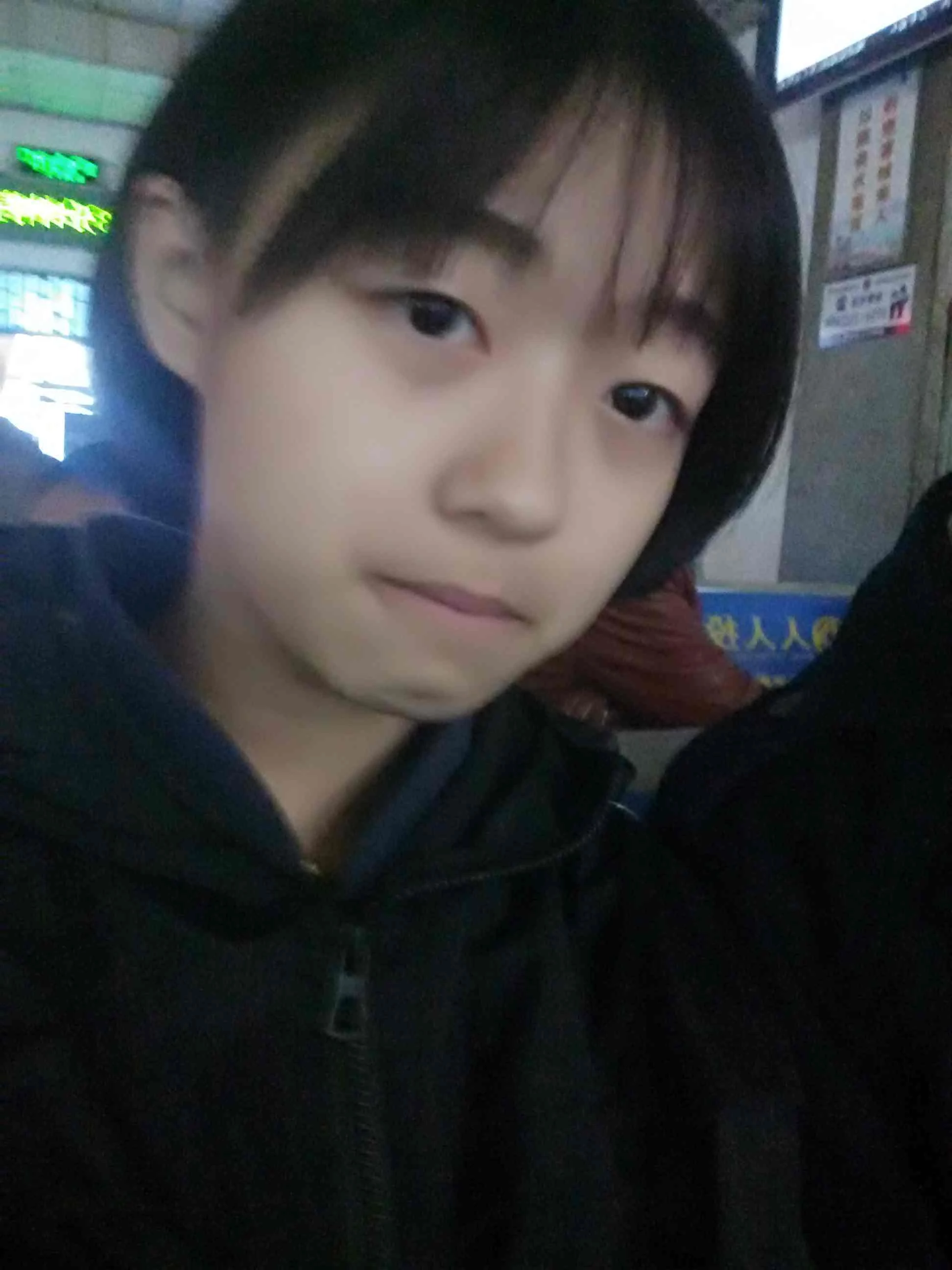 手机里发现的[15P]
