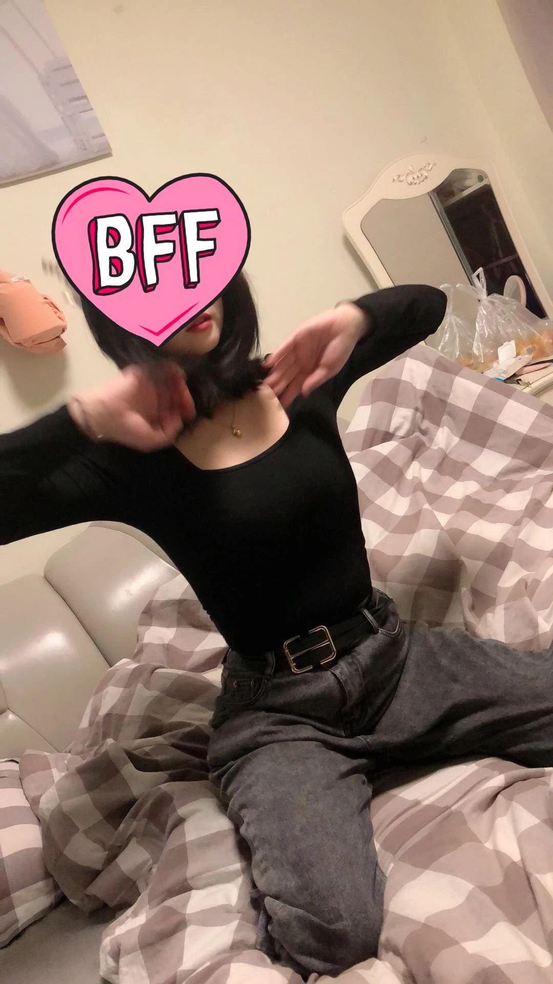 还在哺乳期的媳妇，乳头上还挂着乳汁。[15P]