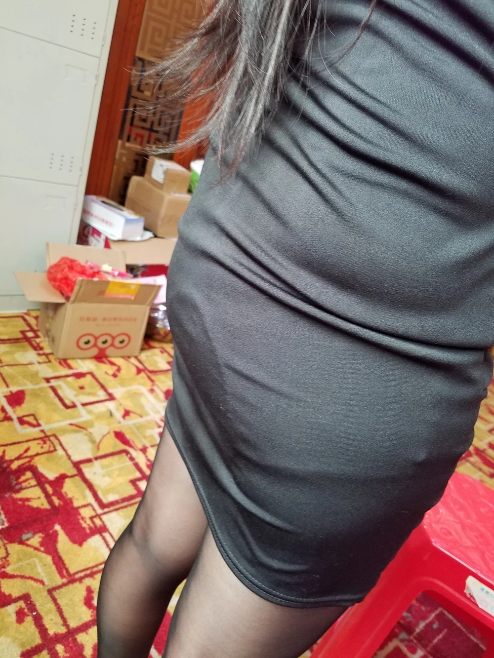 上班穿开档丝袜丁字裤坦胸露乳的小骚货，露脸[22P]