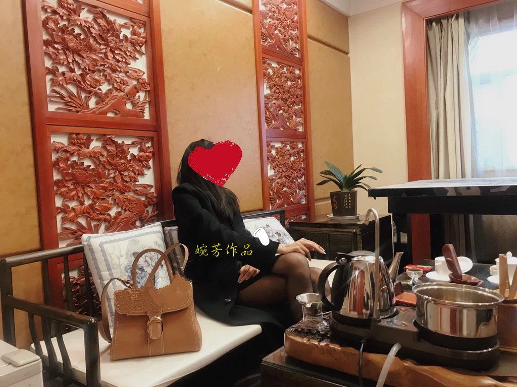老板有了房车富足了只是对一个女人的欲求做爱和跟一个女人睡觉。这时婉芳就毋需多言了[30P]