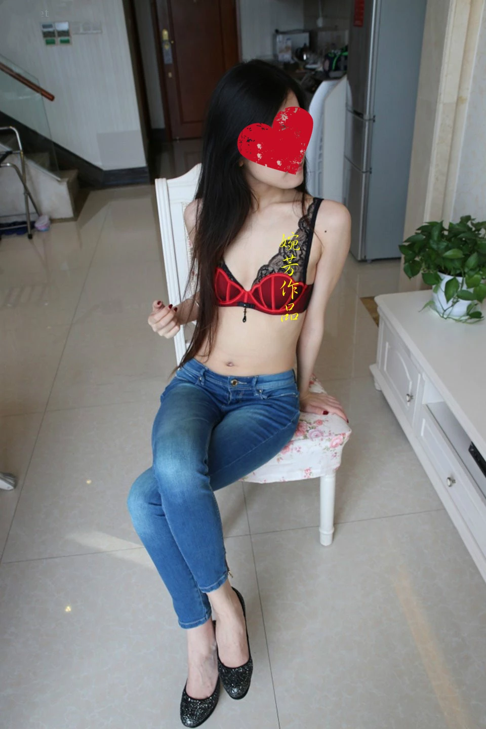 脱衣也要脱的优雅慢慢来别猴急就会脱光了!那你要一直硬呦！不然把你毙了[26P]
