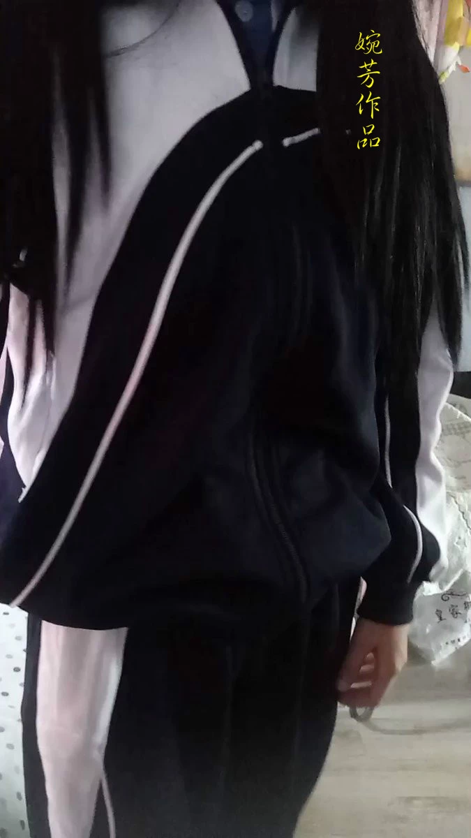 看来哥哥很喜欢穿校服的骚货妹妹!那就脱了校服给哥哥看[16P]