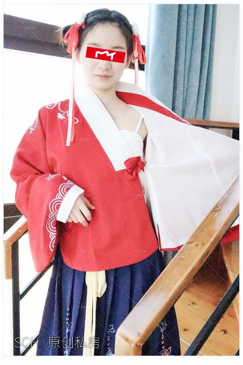 小女盆友娇羞户外漏点自拍室内诱惑满满[19P]