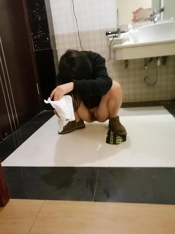 已经分手了，每次看见香蕉，我都会想起她 [16P]