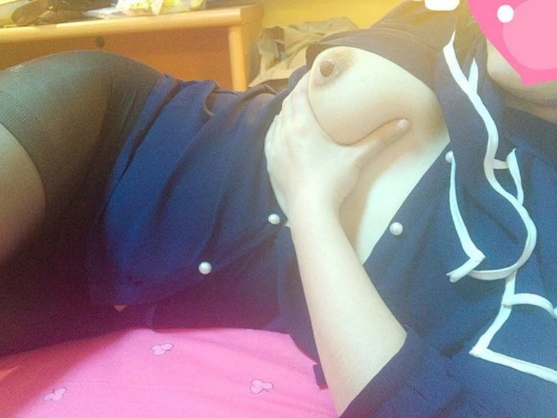 骚妇的一对极品的白皙大奶[10P]