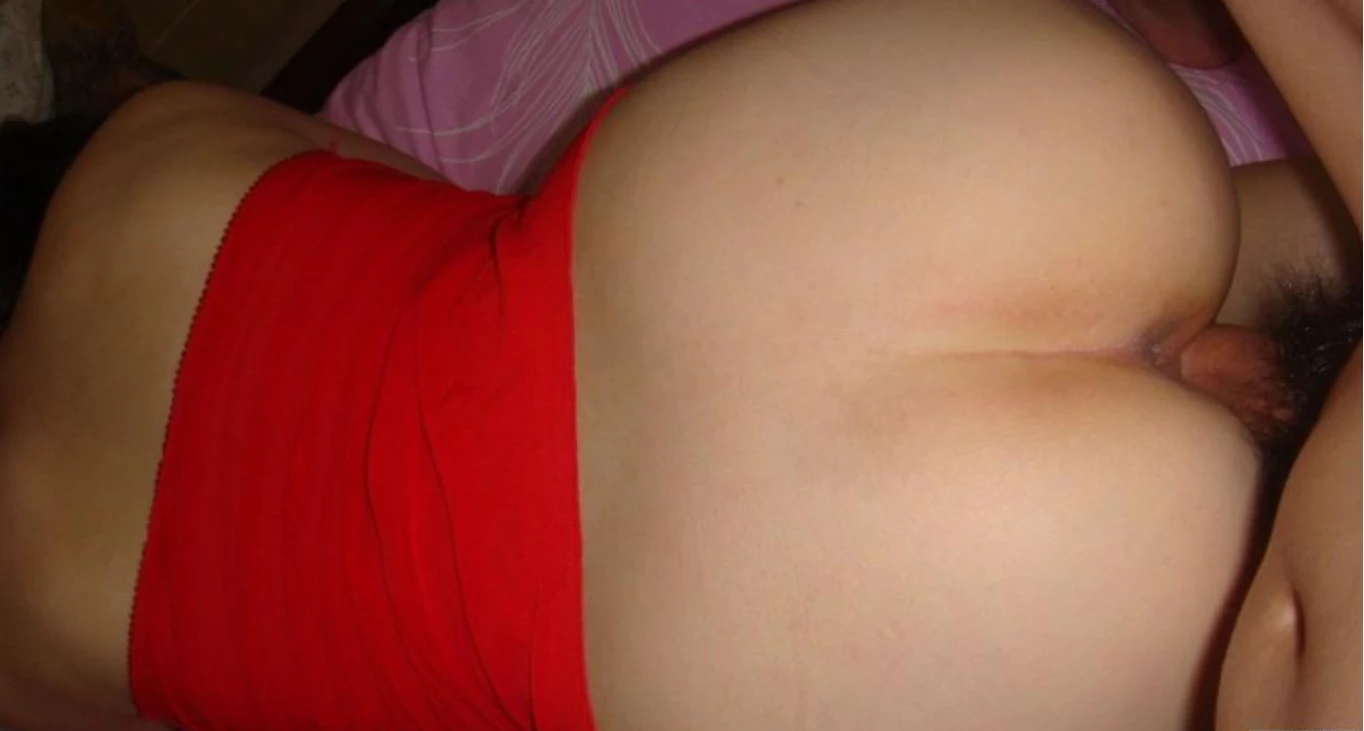 欲求不满的新婚人妻～竟约客兄回家爱爱！[20P]