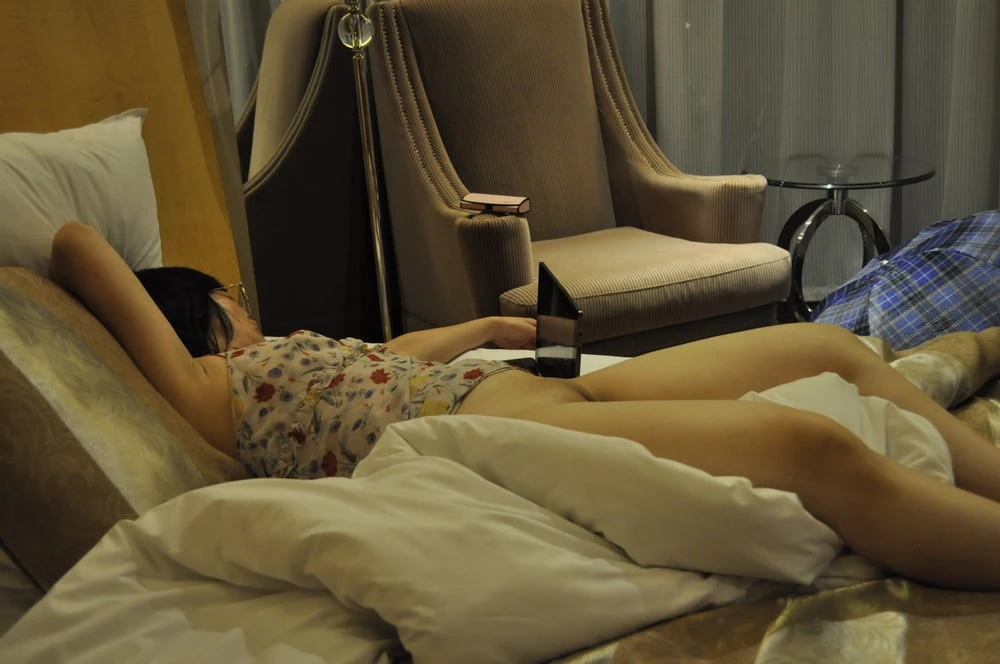 约啪一个大妈含泪下屌[32P]