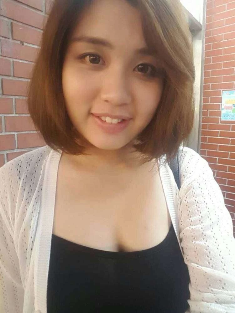 律师大奶妹OL身材有点微胖[21P]