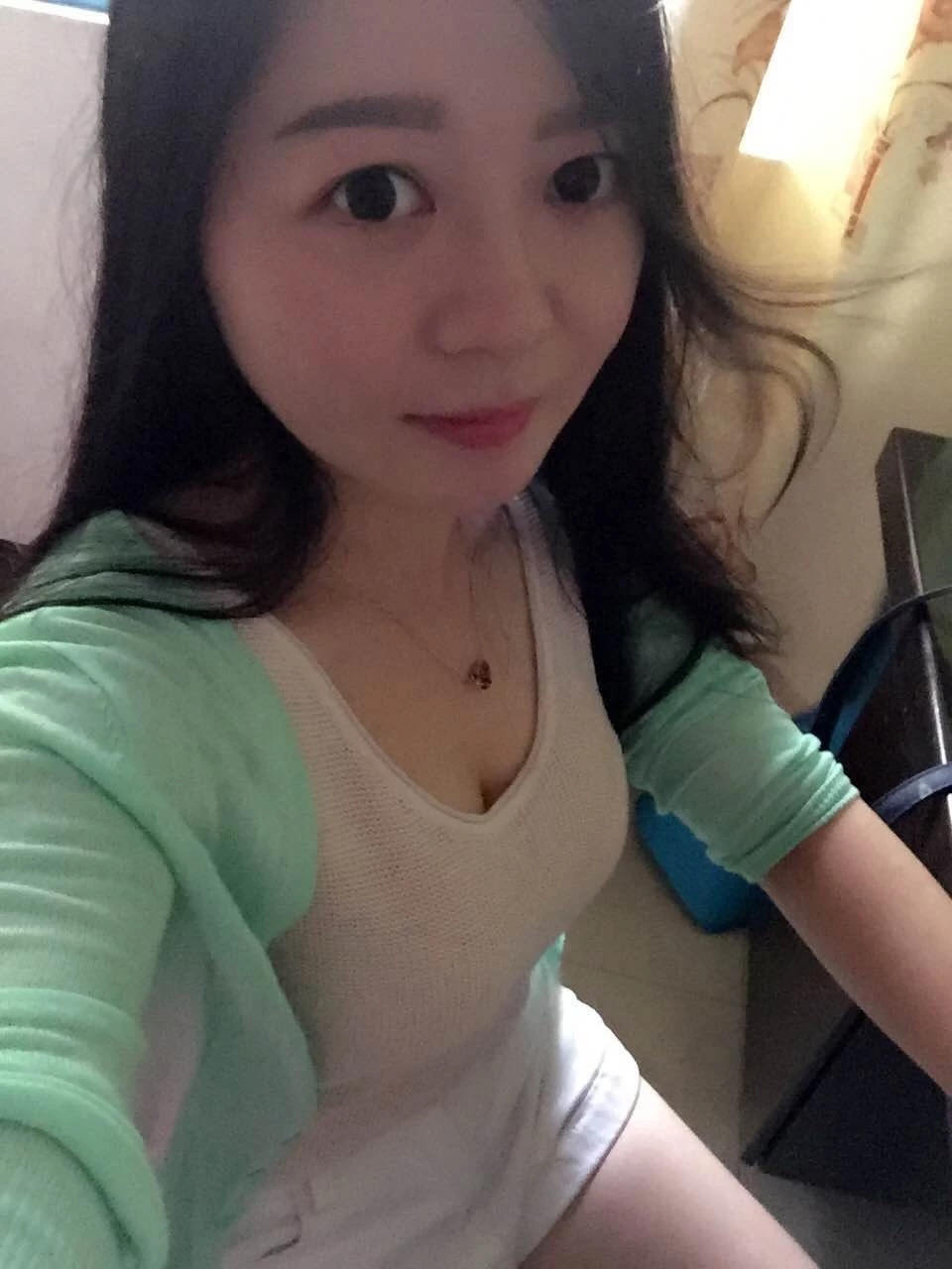 露脸的骚货[12P]