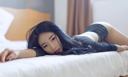 苗条妹子，水汪汪等候中[18P]