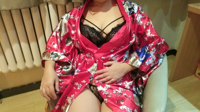 偷偷背着心爱的女友与别人家的少妇玩[15P]
