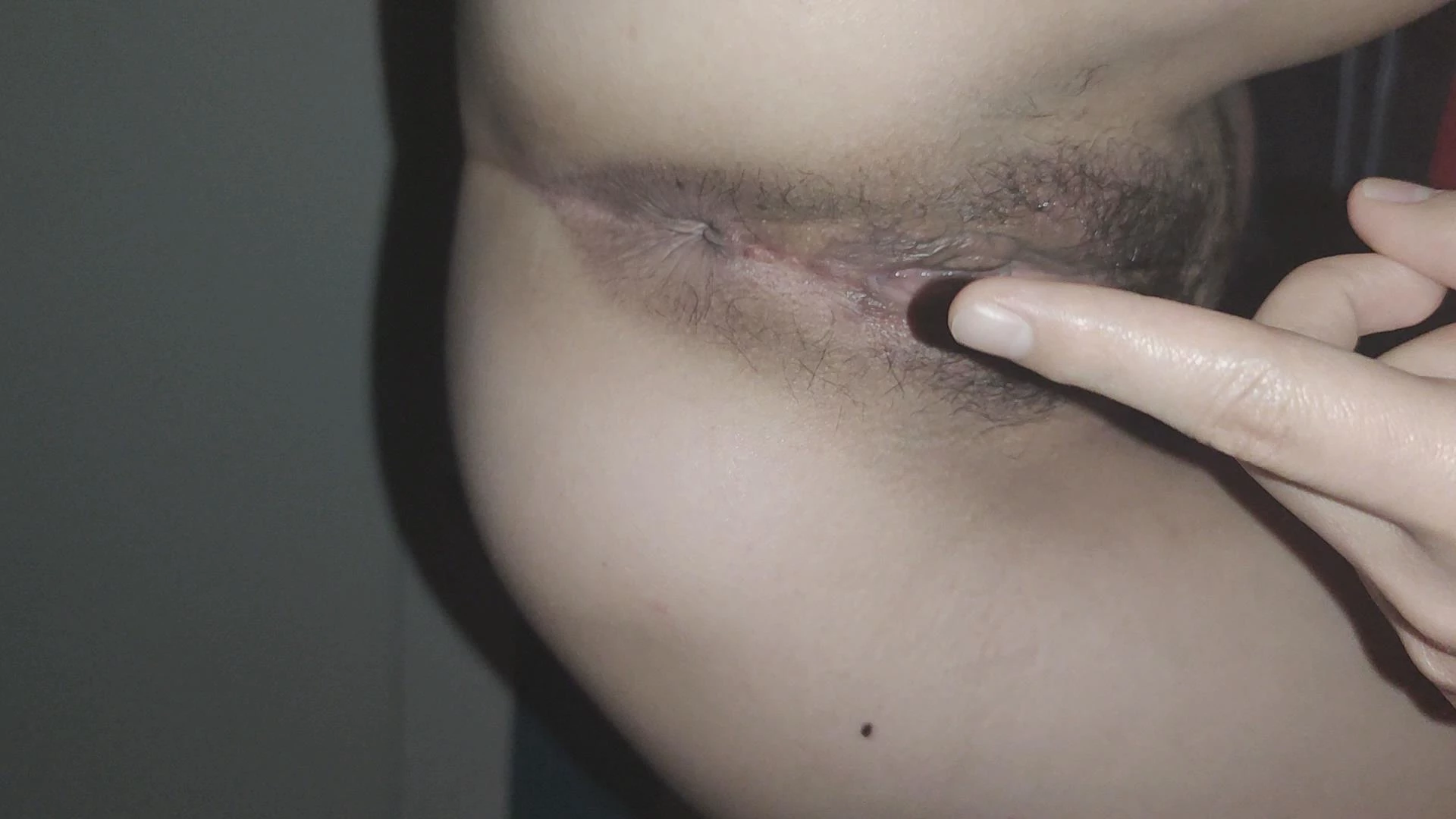 [原创] 分享老婆的骚逼（做爱的时候偷偷拍的），两种玩具齐上阵，手势认证 [18P]