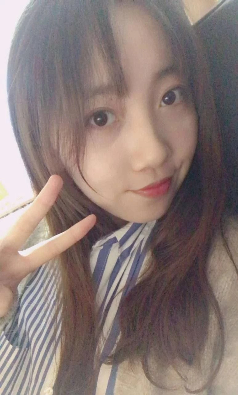 [婷婷玉立] 真想操烂她的B [10P]