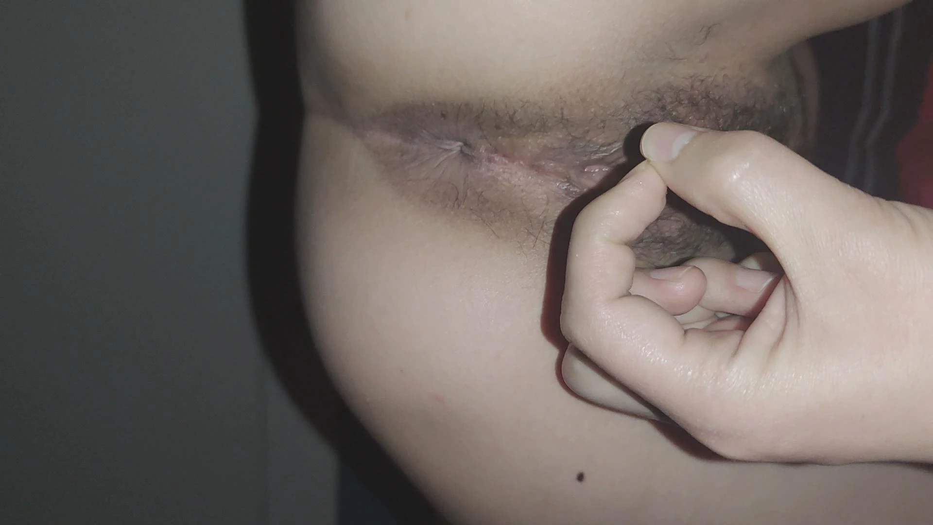 [原创] 分享老婆的骚逼（做爱的时候偷偷拍的），两种玩具齐上阵，手势认证 [18P]
