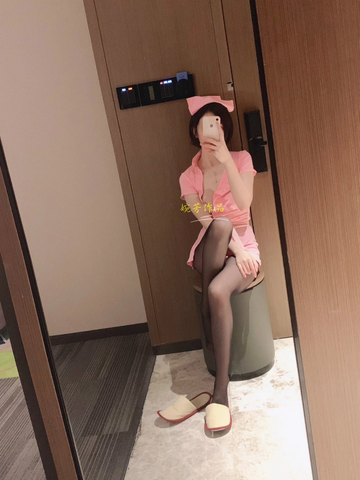 哥哥，想肏逼吗？这样的骚穴，不想进入嘛！[28P]