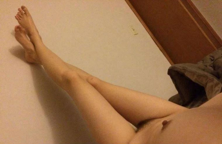 寂寞小妹儿宿舍开炮[10P]