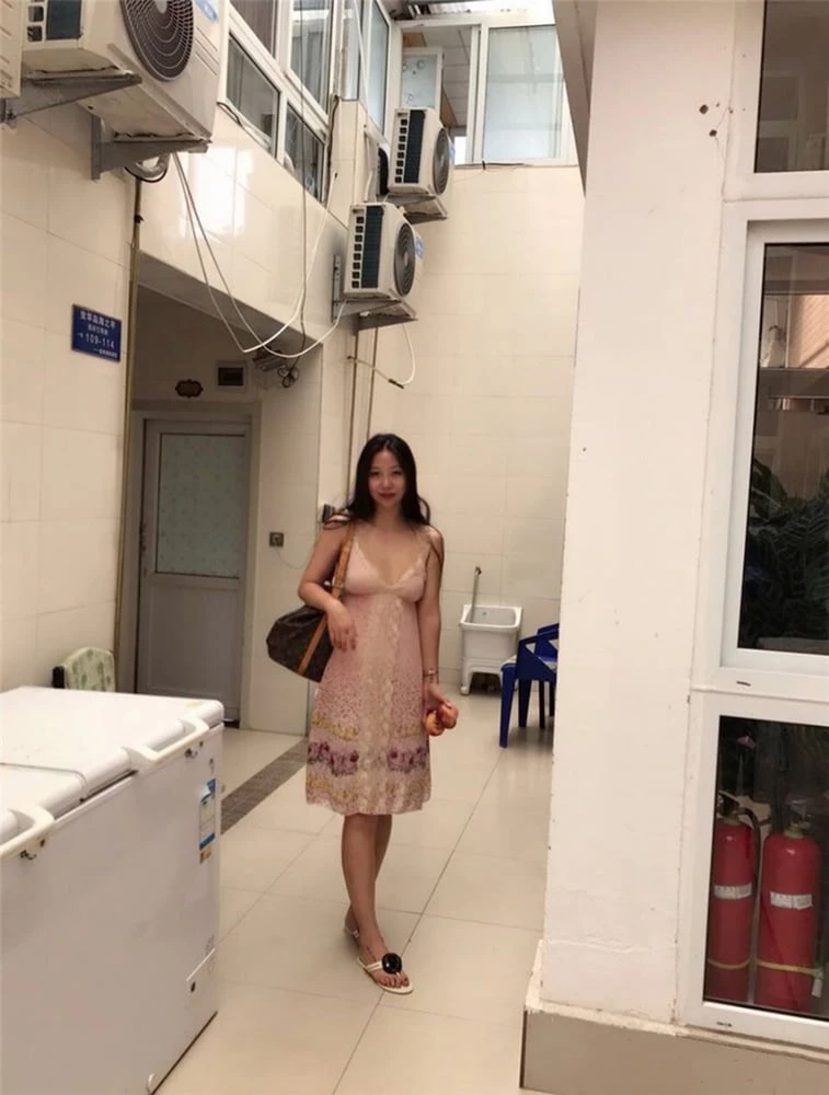 风骚的小姐姐欲望来了连姨妈时间都不记得了闯红灯[15P]