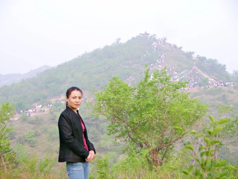 少妇登山后兴致盎然急不可耐的吃鸡[17P]