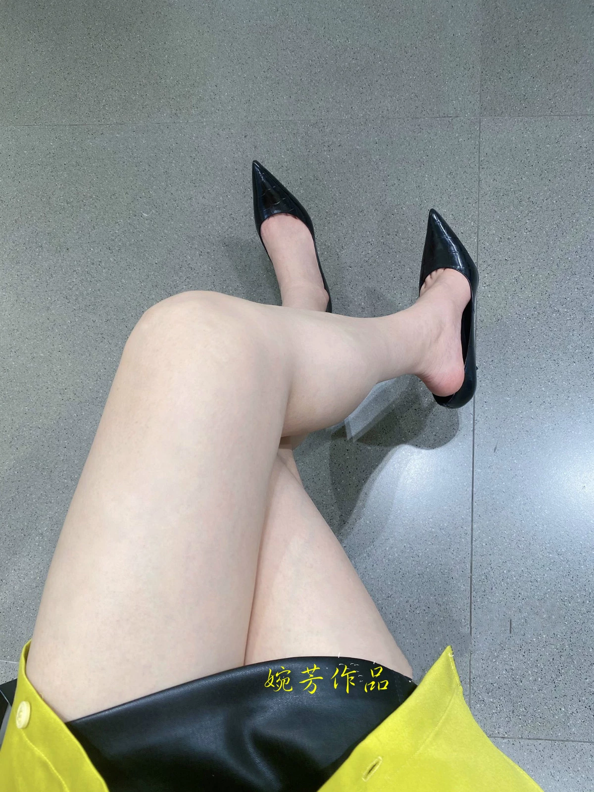 今天的我想起了去年这时候!汗滴有点累想找个人捏捏脚[29P]