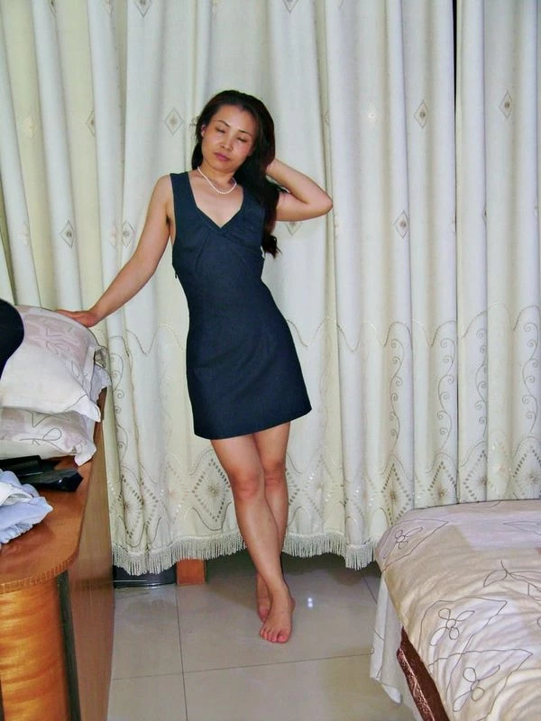 少妇登山后兴致盎然急不可耐的吃鸡[17P]