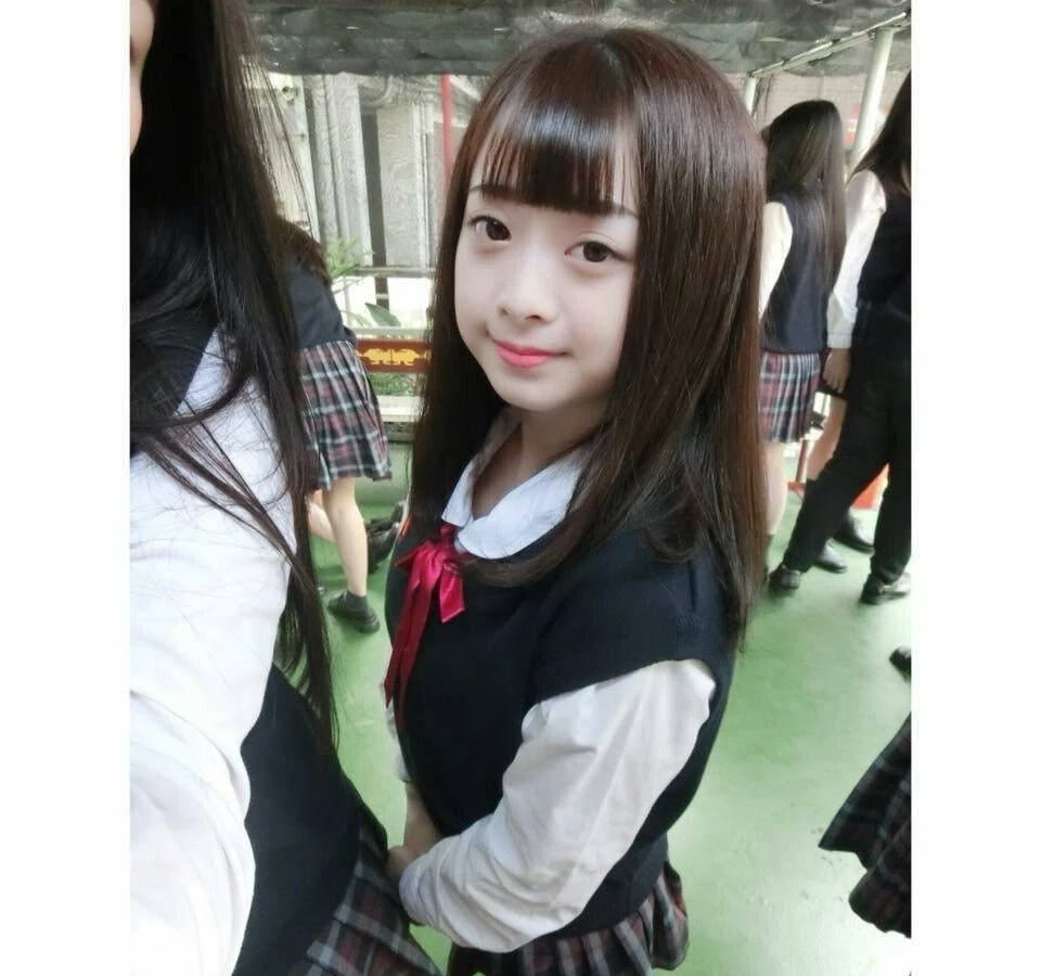 鲜嫩齐刘海女友[26P]