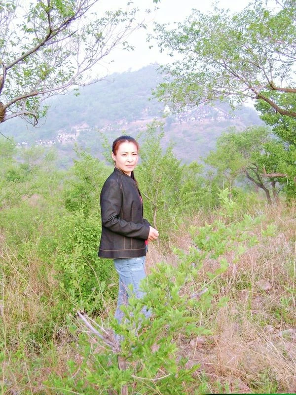 少妇登山后兴致盎然急不可耐的吃鸡[17P]