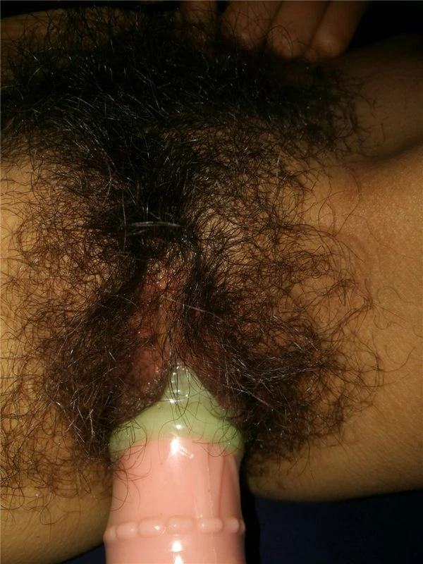 淫荡骚妻满足不了只能上器具了[19P]