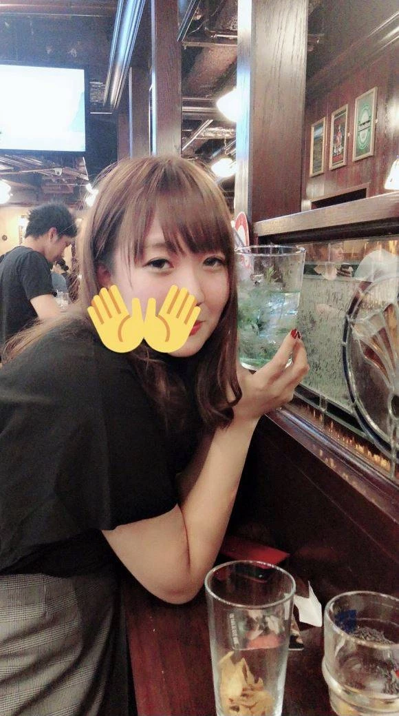爆乳美少女扮装丰满自拍[18P]