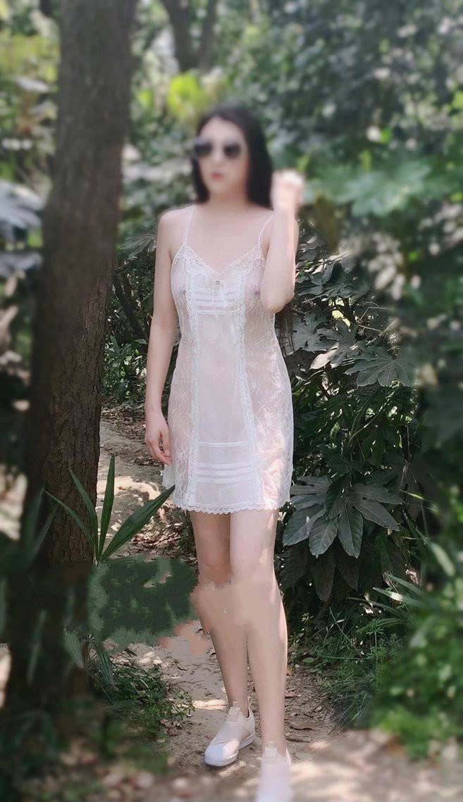 身穿透明装出门勇敢闯[10P]