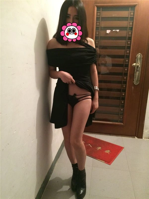 喜欢那种一碰就湿就骚就浪的女人吗[12P]