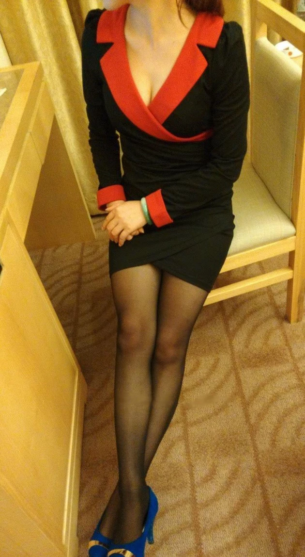 商务装少妇[10P]