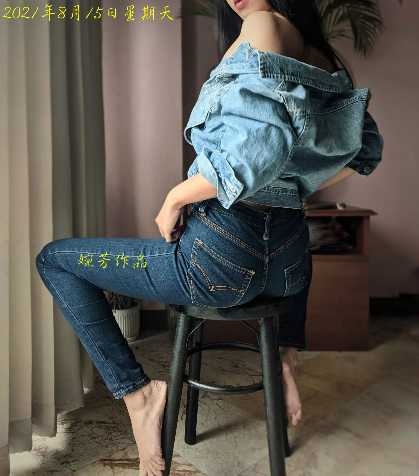 嗨，我是个爱显摆身体的大一女生，我很可爱，很甜，我喜欢年满 18 岁男孩[38P]