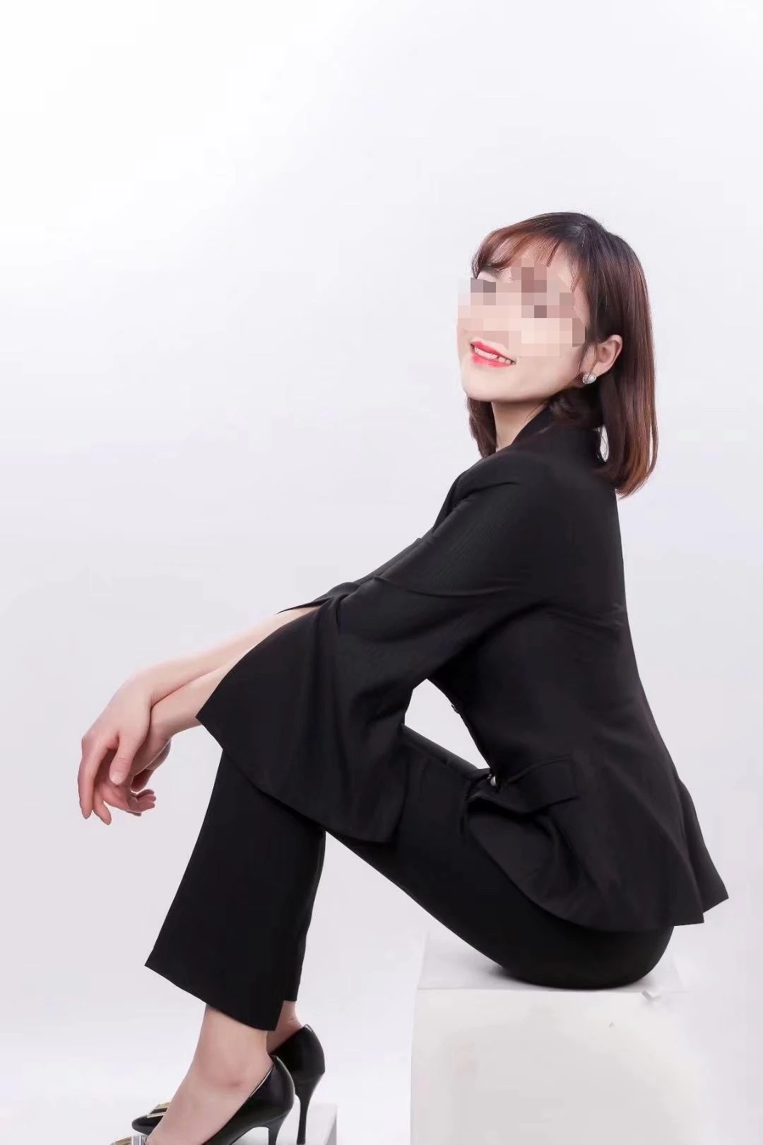 兔子就吃窝边草 小姨子味道是真好[10P]