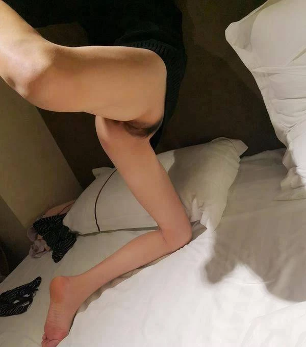 斯文的眼镜妹很听话[16P]