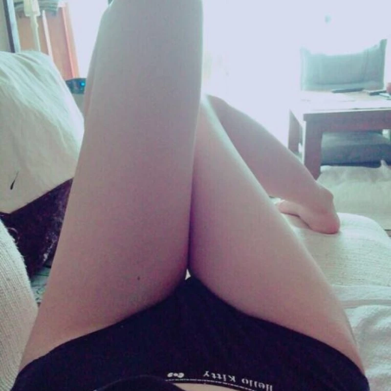 出经人事的粉嫩妹子[13P]