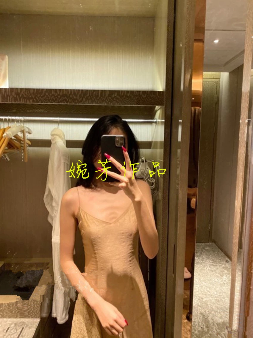 快乐当然有一点不过寂寞更强烈     !光是看着就硬的不行了对吗?感觉自己越来越骚了[20P]