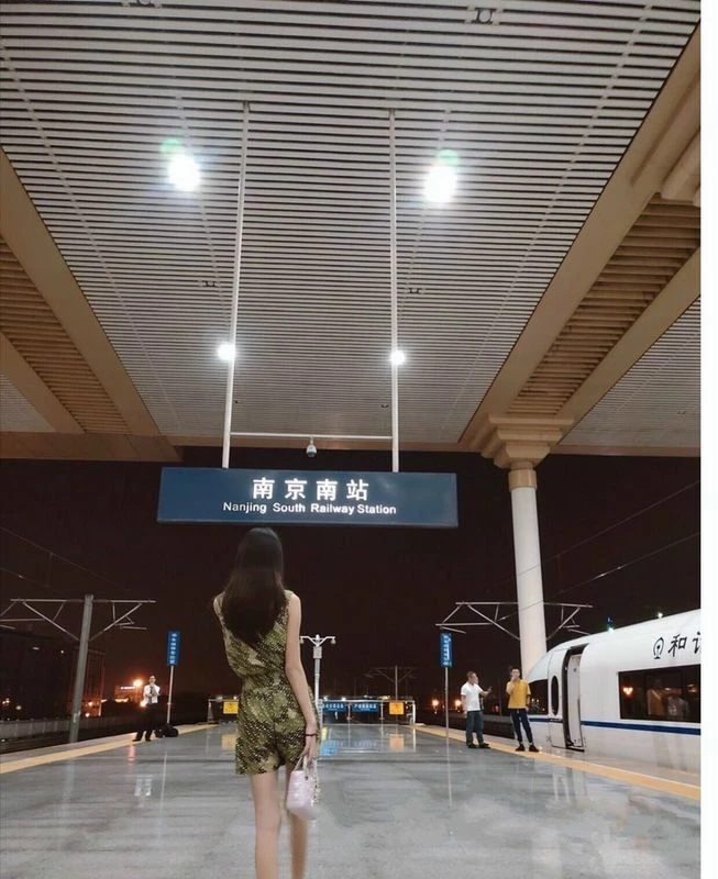 极其诱人的身材，可惜只能看[13P]