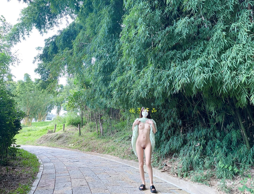 来看看身材叭!内心的需求只有自己知道，好想尝尝哥哥的精液[22P]