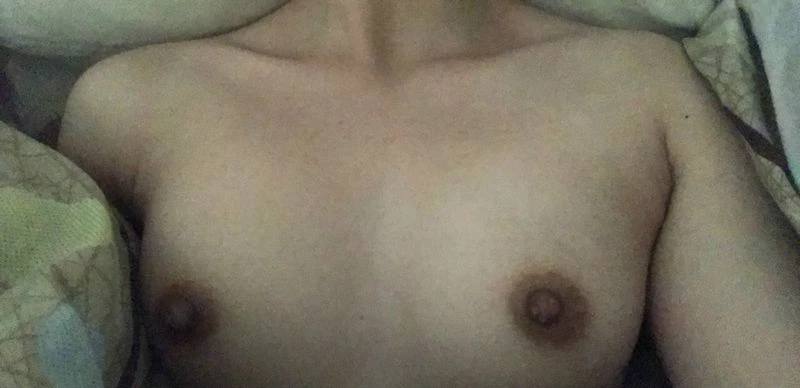00后小嫩妹的日常私拍[51P]