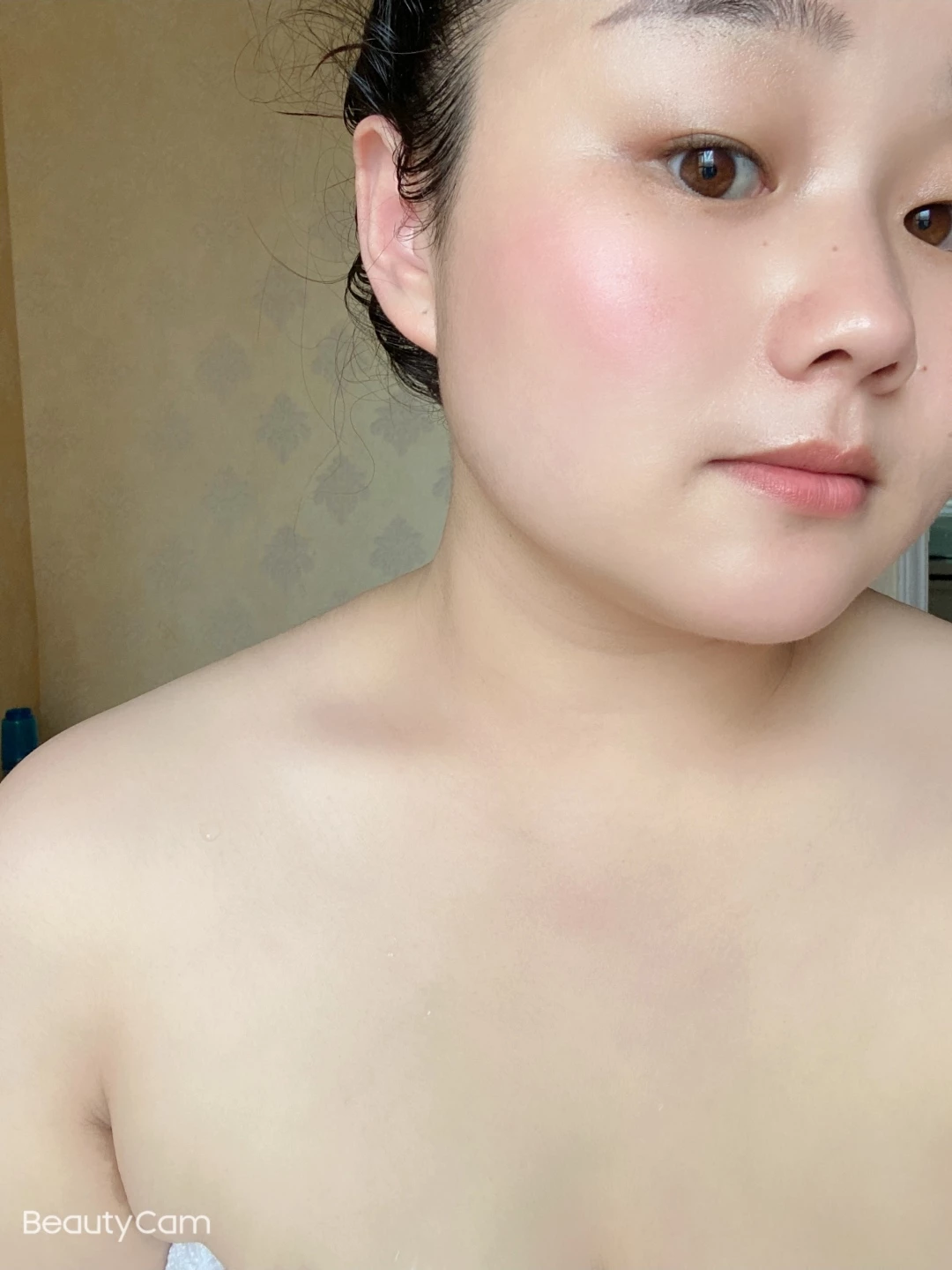 露脸大奶骚货，甘愿做我的母狗[15P]